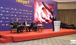 “Bu Binalar Neden Yıkılıyor” konulu Deprem Çalıştayı