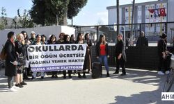 Okul Önünde Velilerden "Öğün Ücretsiz Sağlıklı Yemek” Talebi