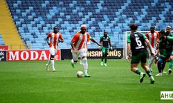 Adanaspor, Sakaryaspor'dan 1 Puanı Aldı: 0-0