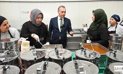 Osmaniye'de Her Gün 10 Bin Kişiye İftar Yemeği