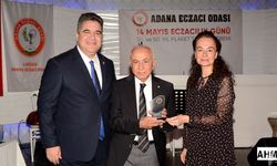 ADEO'dan 50 Yıllık Eczacılara Plaket