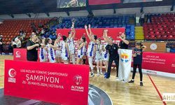 Adana Büyükşehir Belediyesi U16 Kız Basketbol Takımı Türkiye Şampiyonu