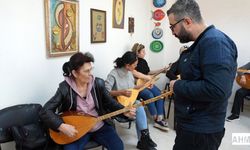 Çukurova'da "Saz" Kursları: Her Yaştan İlgi Yoğun