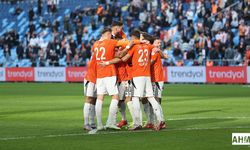 Adanaspor Manisaspor'u Mağlup Etti: 2-1