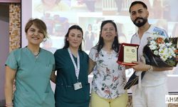 Meslekte 25 Yılını Dolduran Hemşirelere Plaket Verildi