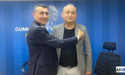 Yeni Üyeler Baba Ocağında: Rozetlerini İl Başkanı Tanburoğlu Taktı!