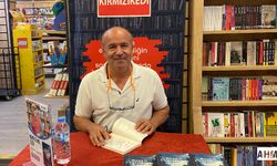 Namık Kemal Biçer, İzmir’de Okurlarıyla Buluştu