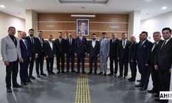 AK Parti Adana Teşkilatından Ömer Çelik’e Ziyaret