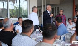 Başkan Zeydan Karalar, Traktörcüler Sitesi Esnafıyla Kahvaltıda Buluştu