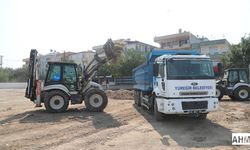 Yüreğir'de Bayram Sonu Temizliği: Pırıl Pırıl Oldu