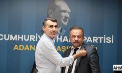 DSP Adana İl Örgütü'nden CHP'ye Katılım: Rozetleri Anıl Tanburoğlu Taktı