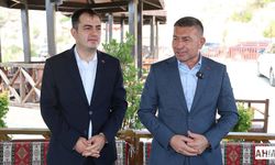 Karaisalı’da Duygusal Veda: Başkan Şimşek’ten Kaymakam Çelik’e Teşekkür