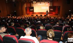 “Zaferin Adı Türkiye” Konulu Konferans Adana’da Gerçekleşti