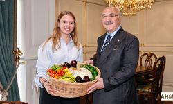 Vali Köşger "Gençlerimizin Girişimleri Örnek Alınmalı"