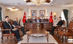 Vali Köşger'den Yeni Görevlerine Başlayan Kaymakamlara Hayırlı Olsun Mesajı
