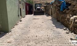 Pozantı Belediyesi’nden Yağlıtaş Mahallesi’ne Yeni Parke Taşlı Yollar