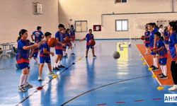 Seyhan Belediyesi Yaz Spor Okullarında Çocuklar Hem Eğleniyor Hem Öğreniyor