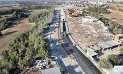 Adana Büyükşehir Belediyesi’nden Buruk TOKİ Yolunda Asfalt Çalışması