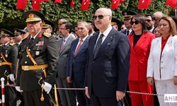 Adana Valisi Köşger, 30 Ağustos Zafer Bayramı Tebriklerini Kabul Etti