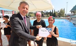 Loğoğlu’ndan "Yüzme Bilmeyen Kalmasın” Projesi