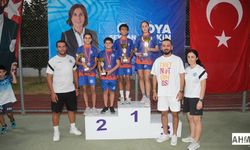 Seyhan'da 30 Ağustos Coşkusu Tenis Kortlarına Taşındı