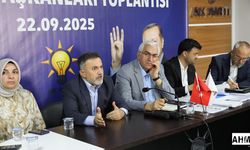 AK Parti İl Başkanı Tamer Dağlı, Yüreğir’de Teşkilat Toplantısına Katıldı