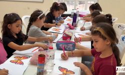 Çukurova’da Minik Sanatçılar Hayal Güçlerini Renklendiriyor