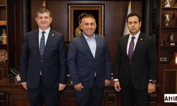 Adana Büyükşehir Belediyesi’nde CHP Heyeti Ağırlandı