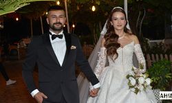 Beş Yıllık Arkadaşlıklarını Evlilikle Taçlandırdılar