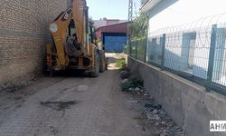 Karataş Belediyesi’nden Karagöçer Mahallesi’nde Kapsamlı Temizlik Çalışması