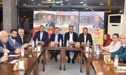 AK Parti İl Başkanı Tamer Dağlı, Sarıçam Muhtarlarıyla Bir Araya Geldi