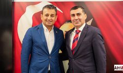 Burhanettin Bulut’tan CHP Adana İl Başkanlığı’na Ziyaret