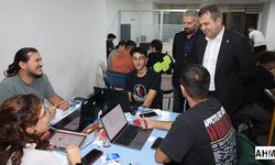 ÇÜ'de Vize Maratonu Başladı, Kütüphane 24 Saat Açık