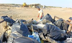 Karataş’ta Harbiş Sahili’nde Temizlik Seferberliği: “Doğaya Saygı, Yaşama Saygıdır”