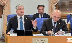 Kısacık "Türkiye’nin Bütçesi Faize Çalışıyor, Milletin Emeği, Alın Teri Faize Gidiyor"