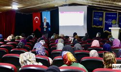Yüreğir Belediyesi’nden Kadınlara Destek: Girişimcilik Seminerine Yoğun İlgi