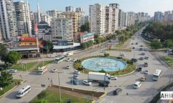 Adana Büyükşehir Belediyesi Süs Havuzlarında Bakım ve Temizlik Çalışmalarını Sürdürüyor