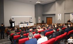 Adana'da, Mesleki Eğitim Konferansı