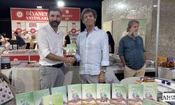 Nobel Barış Ödülü Adayı Dünyaca Ünlü Yazardan Kürtçe Barış Psikolojisi