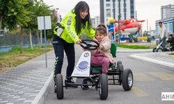 Seyhan Belediyesi Çocuklara Trafik Kültürü Aşılıyor