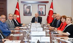 Karataş Sahil Düzenleme Projesi Değerlendirme Toplantısı Vali Köşger Başkanlığında Yapıldı