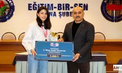 Eğitim Bir Sen Adana'da, Raketler Dostluk İçin Salladı