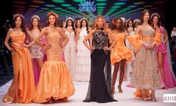 Özge Ulusoy ve Ceren Arslan'dan Muhteşem Defile