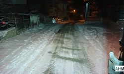 Pozantı Belediyesi’nden Aşçıbekirli’de Gece Boyu Tuzlama Çalışması