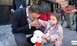 Emrah Kozay Toros'ta Halkla Buluştu