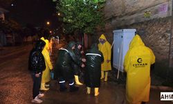 Ceyhan Belediyesi 40 Araç, 200 Personelle Sağanak Yağışa Karşı Seferber Oldu