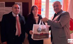 Feke Belediyesi’nden Öğrencilere Test Kitabı Desteği