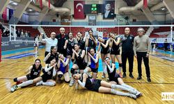 ABBSK Genç Kızlar Voleybol Takımı, Zeydan Karalar’ı Şampiyonlukla Karşıladı
