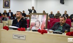 Seyhan Belediye Meclisi Yasemin Çelik'i Andı