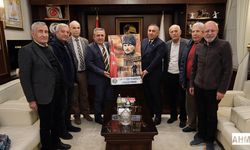 Güngör Geçer Kadirli’li Emekliler Derneği Heyetini Ağırladı